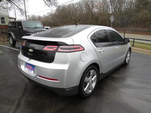 2011 Chevrolet Volt Base