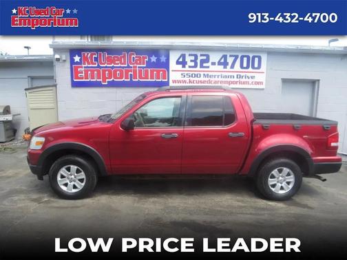 Red 2007 Ford Explorer Sport Trac XLT