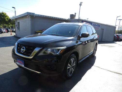 2017 Nissan Pathfinder S