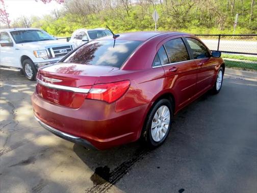 2013 Chrysler 200 LX