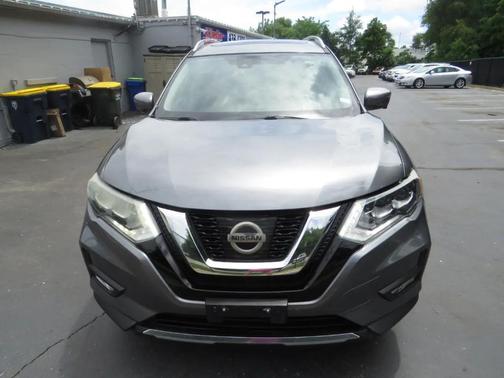 Gray 2017 Nissan Rogue SL