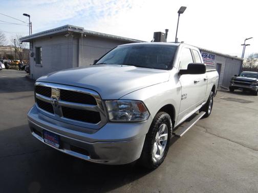 2016 RAM 1500 SLT