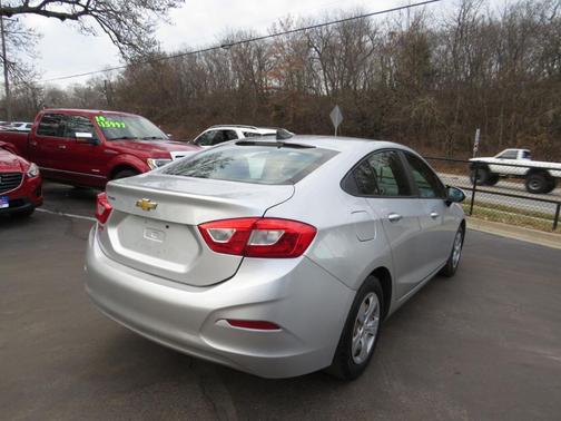2017 Chevrolet Cruze LS