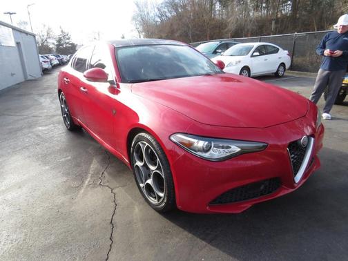 2019 Alfa Romeo Giulia Base