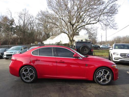 2019 Alfa Romeo Giulia Base