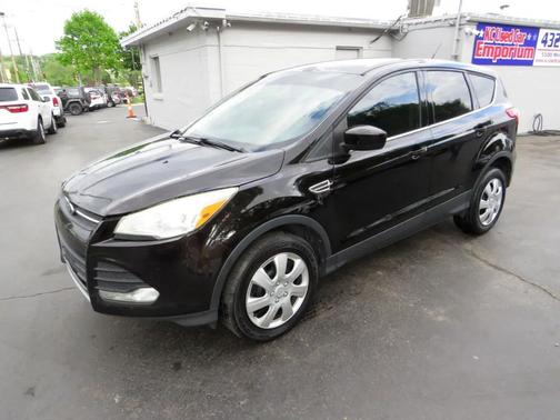 Black 2013 Ford Escape SE