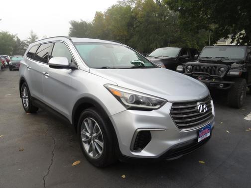 2017 Hyundai SANTA FE SE