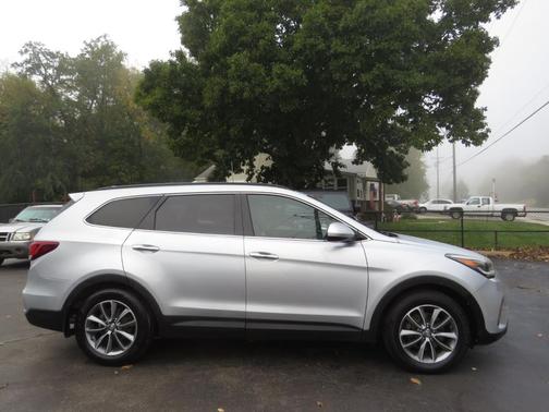 2017 Hyundai SANTA FE SE