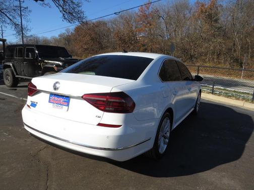 2018 Volkswagen Passat 2.0T SE