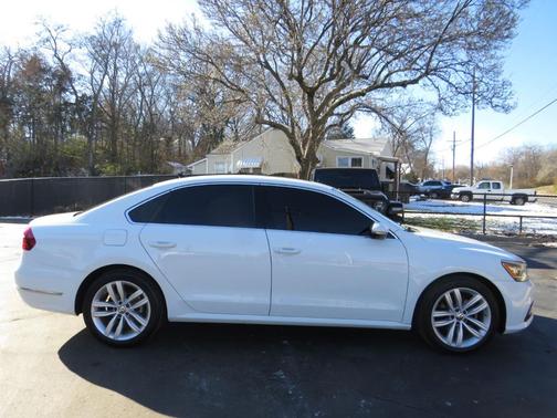 2018 Volkswagen Passat 2.0T SE