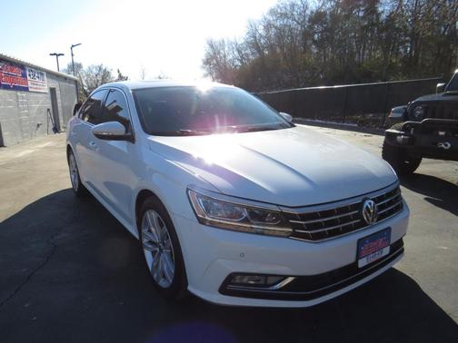 2018 Volkswagen Passat 2.0T SE