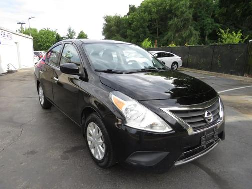 Black 2017 Nissan Versa 1.6 SV