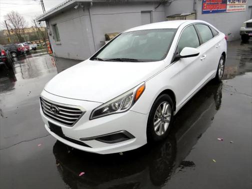 2016 Hyundai SONATA SE