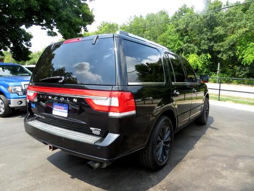2015 Lincoln Navigator Base