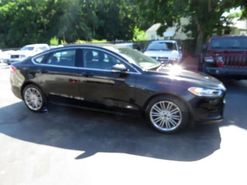 Black 2015 Ford Fusion SE