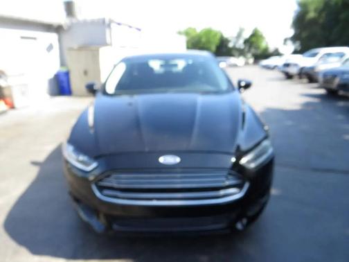 Black 2015 Ford Fusion SE
