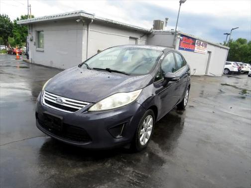 2013 Ford Fiesta 4dr Sdn SE