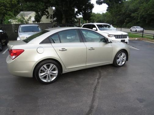 Gold 2013 Chevrolet Cruze LTZ