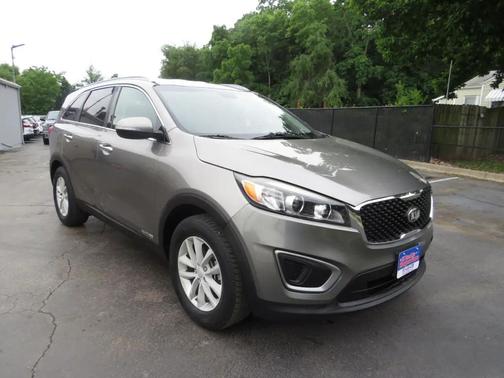 Gray 2016 Kia Sorento LX