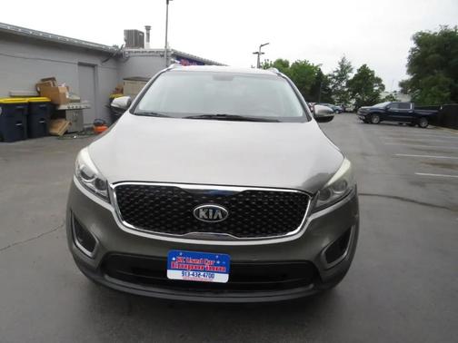Gray 2016 Kia Sorento LX