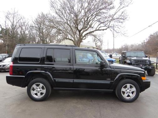 2008 Jeep Commander Sport
