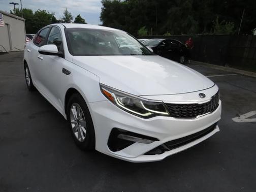 White 2019 Kia Optima LX