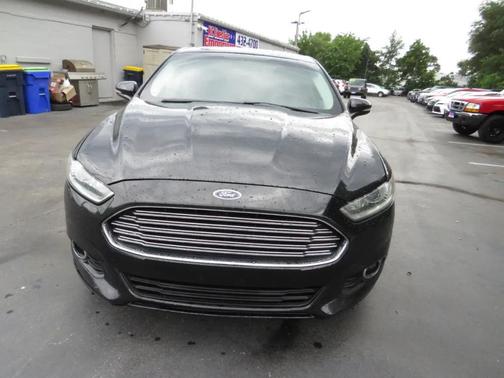 Black 2015 Ford Fusion SE