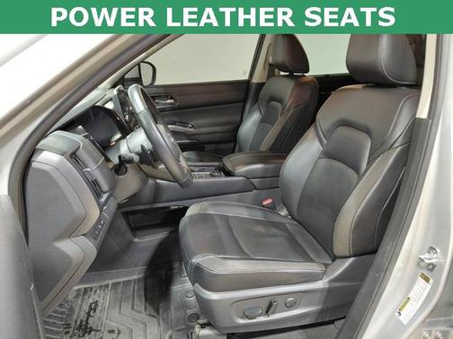 2023 Nissan Pathfinder SL 4WD