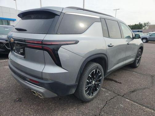 Sterling Gray Metallic 2025 Chevrolet Traverse LT