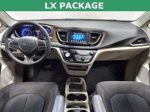 2020 Chrysler Voyager LX