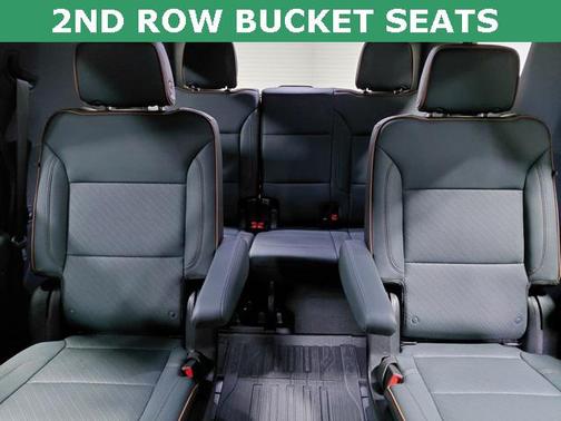 2025 GMC Yukon 4WD AT4