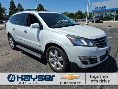 Iridescent Pearl Tricoat 2017 Chevrolet Traverse Premier