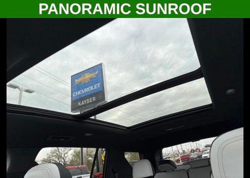 Mosaic Black Metallic 2025 Chevrolet Traverse High Country