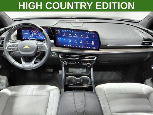 Mosaic Black Metallic 2025 Chevrolet Traverse High Country