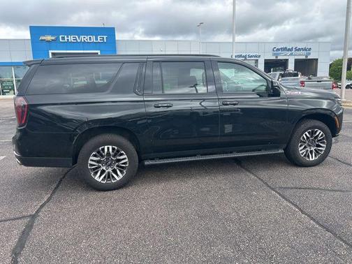 Black 2025 Chevrolet Suburban 4WD Z71
