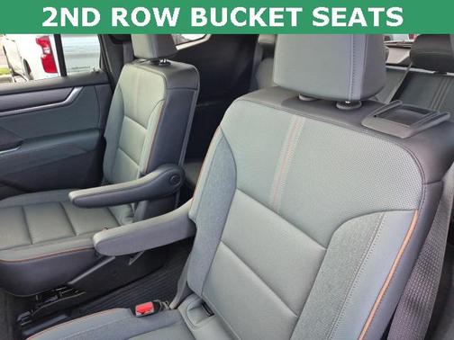 2024 GMC Acadia AWD AT4