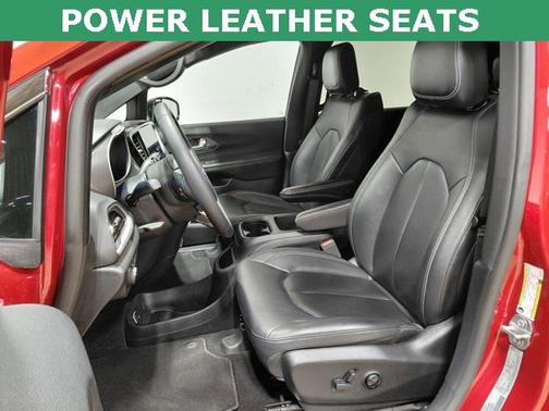 2025 Chrysler Pacifica L