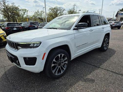 Bright White Clearcoat 2023 Jeep Grand Cherokee Overland