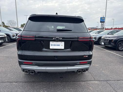 Mosaic Black Metallic 2026 Chevrolet Traverse AWD Z71