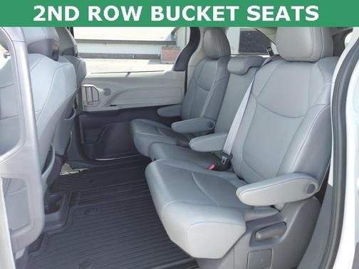 2021 Toyota Sienna XLE 8 Passenger
