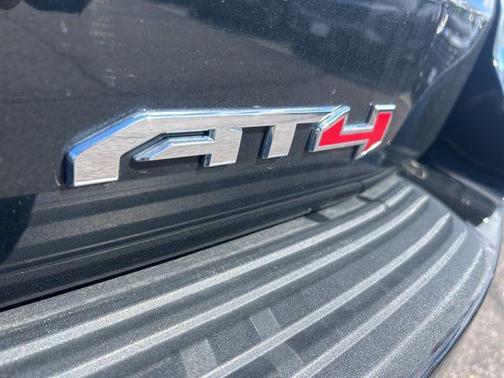 2025 GMC Yukon XL AT4 Ultimate 4WD