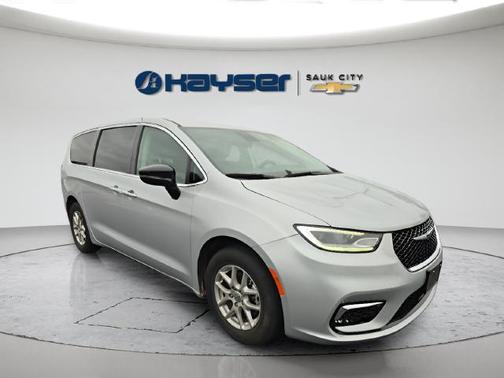 Silver Mist Clearcoat 2024 Chrysler Pacifica Touring L