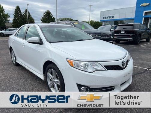 Super White 2013 Toyota Camry SE