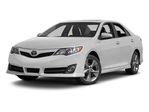 Super White 2013 Toyota Camry SE
