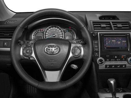 Super White 2013 Toyota Camry SE