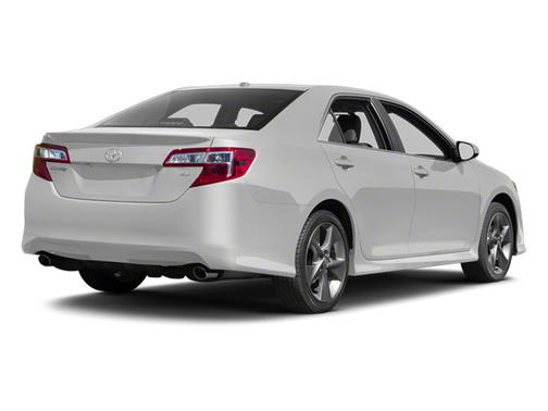 Super White 2013 Toyota Camry SE