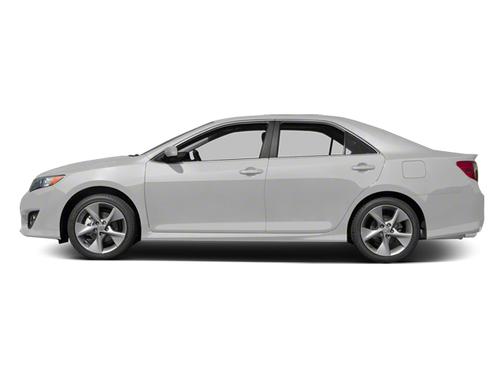 Super White 2013 Toyota Camry SE