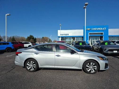 2024 Nissan Altima S FWD