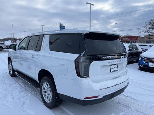 2026 Chevrolet Suburban LT