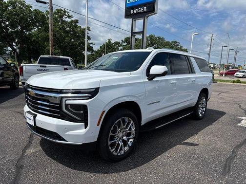 Summit White 2026 Chevrolet Suburban LT